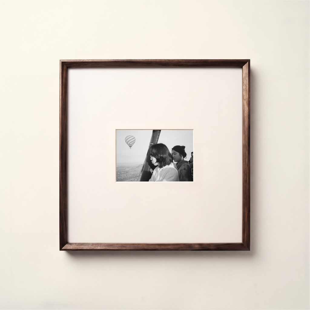 Chamfered Dark Walnut Frame 35 x 35 cm - White Center Mount